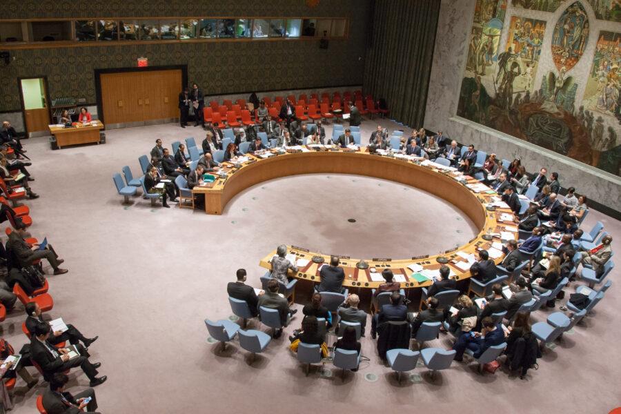 YK:n turvallisuusneuvosto käsittelee Jemenin tilannetta joulukuussa 2015.