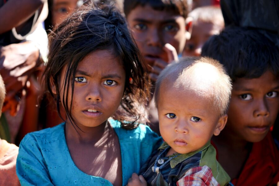 Barn i Myanmar.