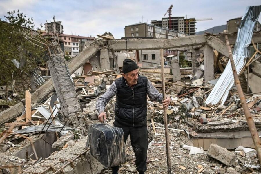 Deler av byen Stepanakert i Nagorno-Karabakh ligger i ruiner etter krigføring mellom Armenia og Aserbajdsjan i 2020.