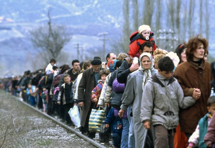 Folk flykter fra Kosovo