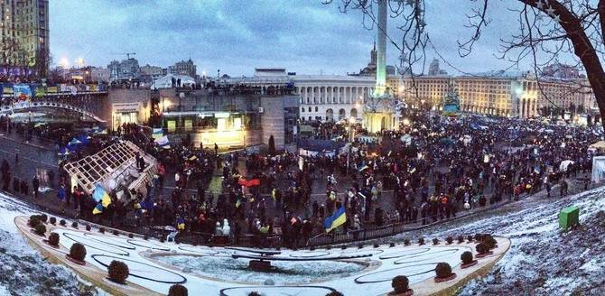 Demonstration på Maidan torget i Kiev den 8 december 2013. Foto: Flickr/CC BY 2.0/Alexander Solovyov.