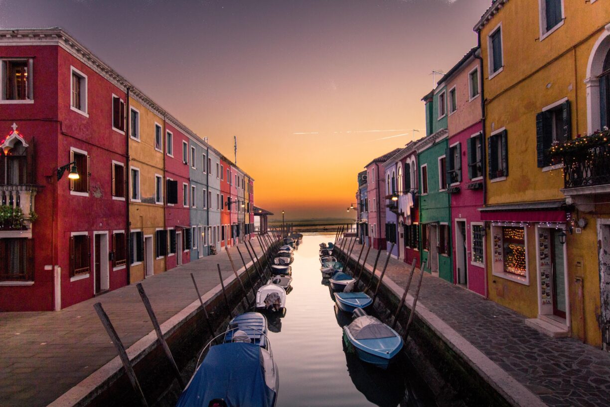 Venezia i Italia – et populært reisemål for turister. Foto: Fabio Mangione/Unsplash