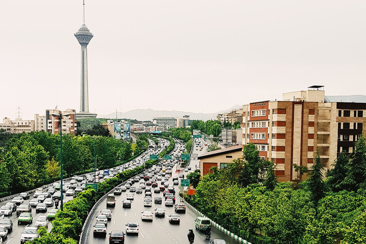Hakim Expressway, Teheran, Iran. Foto: Mehrshad Rajabi/Unsplash