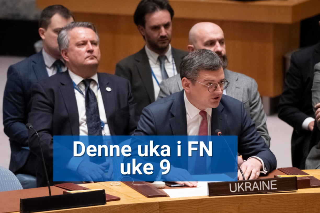 Ukrainas utenriksminister Dmytro Kuleba (i midten) taler under Sikkerhetsrådets møte om opprettholdelse av fred og sikkerhet i Ukraina på fredag 24. februar. Under samme møte avbrøt Russlands FN-ambassadør Vasilij Nebenzja ett minutts stillhet for å markere ett år med krig i Ukraina. Foto: UN Photo/Evan Schneider.