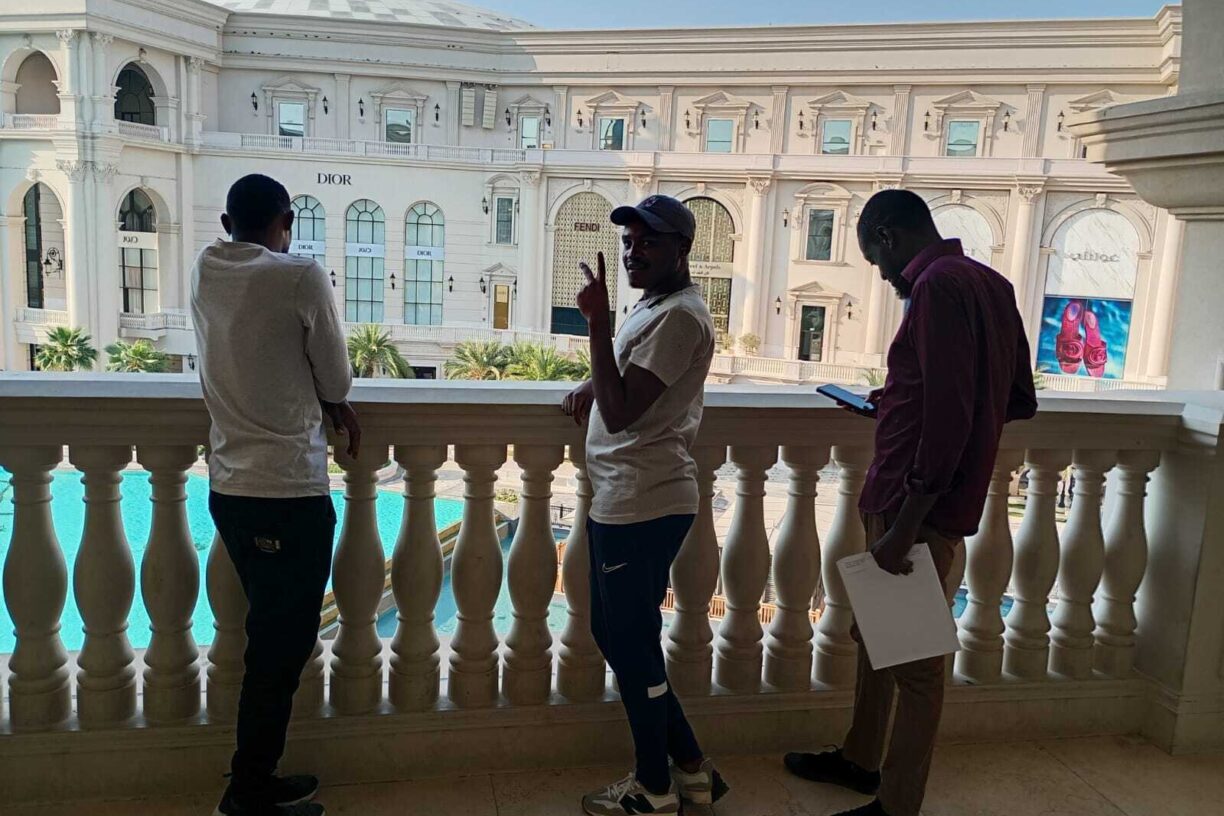 Selv om verden har blitt rikere, friskere og bedre utdannet de siste årene generelt, har det fortsatt mer å si hvor i verden du er født og om du er en mann eller kvinne. Har du blitt tildelt «ugunstige» kort er det ikke sikkert at du kommer deg opp og frem i livet. Foto: ILO/Jeff Paskal Ochieng