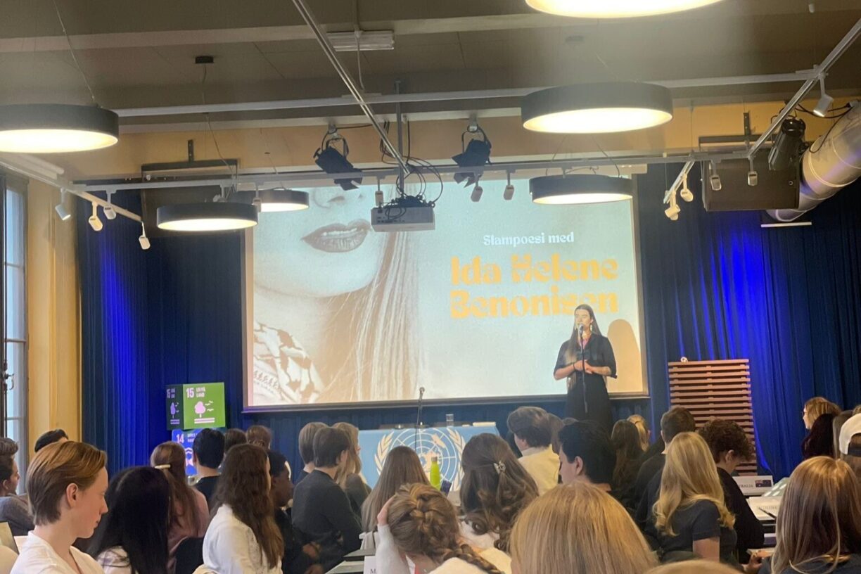 På tirsdag 27. januar samlet FN-sambandet over 60 elever fra Elvebakken videregående skole i en workshop om veier ut av naturkrisen. Foto: FN-sambandet