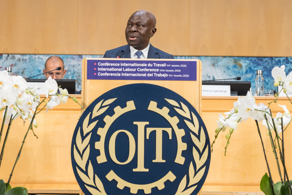 Krig, kunstig intelligens og sosial rettferdighet preget åpningsinnlegget til ILO-sjefen under årets «parlament» for arbeidslivet, Den internasjonale arbeidskonferansen. Foto: ILO/Pierre Albuoy