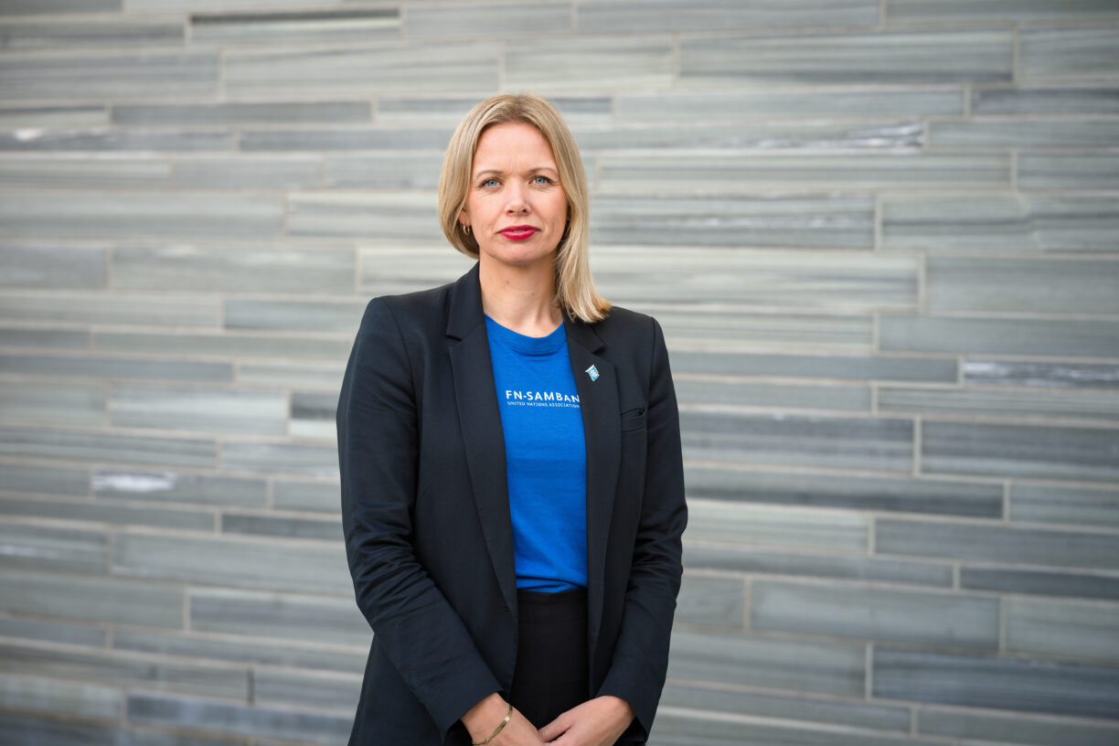 Fra 1. januar 2027 kan FN-sambandet bli tvunget til å legge ned kontorene i Trondheim, Stavanger og Kristiansand. — Det vil først og fremst gå utover elever og lærere som mister et tilbud de bruker aktivt i undervisningen. På sikt vil det gå utover nordmenns kunnskap og engasjement for FN og internasjonalt samarbeid, sier generalsekretær Catharina Bu i FN-sambandet. Foto: Magent fotobyrå/Knut Neerland
