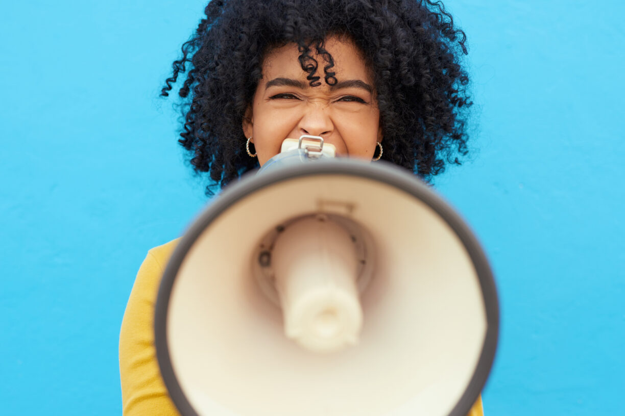 Selv om verden i dag er mer likestilt for kvinner og jenter enn noen gang før går fremgangen for sakte, den er for skjør og den er for ujevn. FN-sambandet gir deg 10 grunner til at vi fortsatt bør markere Kvinnedagen i 2026. Foto: iStock Photo/1291208176/LaylaBird